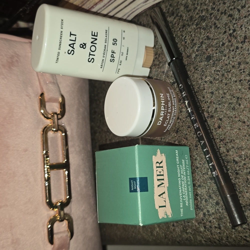 ♡BRAND NEW ♡ Lux Skincare Worth Over $450!! Also Comes With High End Freebies!! - Picture 7 of 8